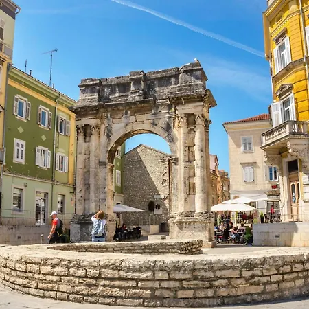 City Center Liu - Happy Pula